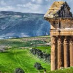 Vous recherchez une expérience qui vous plongera dans l'histoire antique de la Tunisie? Ne cherchez pas plus loin! Notre excursion à Dougga promet une aventure immersive, vous transportant à travers les siècles pour découvrir les trésors bien préservés de cette cité romaine. Départ Enthousiaste vers Dougga Embarquement pour une Aventure L'excitation est à son comble lorsque nous entamons notre voyage vers Dougga. À bord, l'atmosphère est détendue, mais l'anticipation de découvrir un site archéologique exceptionnel est palpable. Les Routes Scéniques Le trajet jusqu'à Dougga offre des vues panoramiques à couper le souffle. Des collines verdoyantes aux champs dorés, chaque kilomètre parcouru ajoute une couche de beauté naturelle à cette escapade. Arrivée à Dougga : Un Voyage dans le Passé Les Portes de l'Histoire À l'arrivée, les majestueuses ruines de Dougga se dressent devant nous. Les portes de l'histoire s'ouvrent, invitant à un voyage dans une époque où Dougga était une cité prospère et influente. Les Vestiges Époustouflants Parmi les vestiges les plus impressionnants, l'amphithéâtre et les temples dédiés aux dieux romains se dressent comme des témoins silencieux du passé glorieux de Dougga. Les détails architecturaux et les sculptures racontent une histoire fascinante. Les Thermes et les Maisons Antiques Un Regard sur la Vie Quotidienne Explorez les thermes bien préservés, où les citoyens romains venaient autrefois se détendre. Parcourez les ruelles de Dougga, découvrant les vestiges des maisons anciennes qui offrent un aperçu de la vie quotidienne à l'époque romaine. Retour : Une Journée Mémorable Après avoir exploré chaque coin de Dougga, notre retour est empreint de satisfaction. Les souvenirs de cette journée, imprégnés d'histoire et de découverte, resteront gravés dans nos mémoires. Conclusion : Dougga, une Perle Historique L'excursion à Dougga est bien plus qu'une simple sortie touristique. C'est une plongée dans l'histoire, une rencontre avec les vestiges d'une époque révolue. Rejoignez-nous pour une journée mémorable à la découverte de Dougga, une perle historique dans le trésor culturel de la Tunisie.