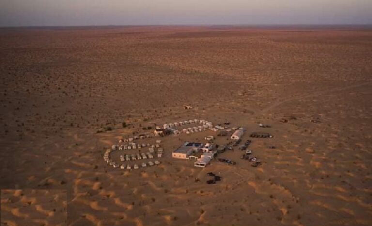 Profitez d'un circuit au sud tunisien pour découvrir ce que le pays a de plus beau à vous offrir : le désert et ses dromadaires, les oasis verdoyants, le calme et le soleil, des plages de sable fin.