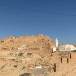 Chenini Tataouine sud Tunisie De passage dans le village de Chenini sud Tunisie avec l'expédition de Tataouine depuis l'île de Djerba sud Tunisie, village typique vraiment magnifique a voir avec des paysages superbes. Visites et Renseignements