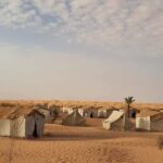 Deux jours Sahara désert Ksar Ghilane : Le point marquant de cette visite est le Grand Sahara sud Tunisie, la promenade en dromadaire et la nuit au le camp de Zmela, juste en bordure du Sahara pour un coucher de soleil spectaculaire sur les dunes. Un lever du soleil inoubliable ! La visite du village troglodyte berbère de Matmata ... Pour plus des renseignements