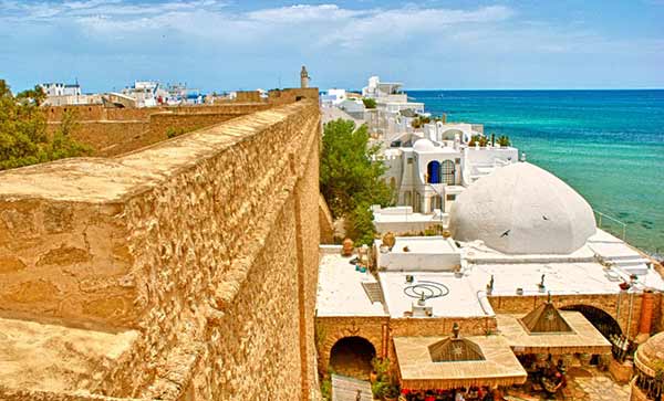 Excursion Hammamet : Découvrez les trésors d'une perle tunisienne ! Salut à tous les voyageurs en quête d'aventures ! Aujourd'hui, nous vous emmenons dans une escapade ensoleillée à Hammamet, une destination enchanteresse nichée sur les rives de la mer Méditerranée en Tunisie. Préparez-vous à être éblouis par des plages de sable fin, une culture riche et une hospitalité chaleureuse. Suivez-nous pour une aventure inoubliable à travers les merveilles d'Hammamet ! 1. Plaisir balnéaire sur les plages d'Hammamet Hammamet est réputée pour ses plages paradisiaques et ses eaux cristallines. La plage de Hammamet Nord, avec son sable fin et son ambiance animée, est parfaite pour les familles et les amateurs de sports nautiques. Pour une atmosphère plus tranquille, dirigez-vous vers la plage de Hammamet Sud, où vous pourrez vous détendre paisiblement au son des vagues. 2. La médina historique d'Hammamet Une visite à Hammamet ne serait pas complète sans explorer sa médina historique. Plongez dans un dédale de ruelles pittoresques bordées de maisons blanchies à la chaux et découvrez les trésors artisanaux de la région. Des céramiques colorées, des bijoux en argent et des tapis tissés à la main font partie des souvenirs uniques que vous pourrez rapporter chez vous. 3. Les jardins enchanteurs d'Hammamet Hammamet est également connue pour ses superbes jardins. Le jardin des Agrumes est un havre de paix où vous pourrez vous promener parmi les orangers, les citronniers et les oliviers. Si vous êtes passionnés de plantes exotiques, rendez-vous au jardin botanique de George Sebastian, un véritable trésor végétal. 4. Les sites archéologiques d'Hammamet Les amateurs d'histoire seront ravis de visiter les sites archéologiques d'Hammamet. Ne manquez pas le site de Pupput, une ancienne cité romaine avec ses vestiges bien conservés, dont des thermes, des villas et des mosaïques. 5. Les délices de la cuisine tunisienne Hammamet est également une destination gastronomique à part entière. Ne manquez pas de déguster les plats traditionnels tunisiens tels que le couscous, le tajine et les délicieuses bricks farcies. N'oubliez pas non plus de goûter aux douceurs sucrées locales, comme les pâtisseries à base de miel et d'amandes. 6. Une escapade à Yasmine Hammamet Pour une touche de modernité, rendez-vous à Yasmine Hammamet, une station balnéaire voisine. Vous y trouverez des hôtels de luxe, des restaurants, des boutiques et des discothèques pour profiter pleinement de vos soirées. 7. L'accueil chaleureux des Hammamétois Enfin, un des charmes les plus marquants d'Hammamet réside dans l'accueil chaleureux de ses habitants. Les Hammamétois sont connus pour leur hospitalité légendaire, vous serez donc accueillis à bras ouverts tout au long de votre séjour. En conclusion, Hammamet est une destination de rêve pour les voyageurs en quête de détente, de culture et d'authenticité. Entre plages idylliques, patrimoine historique et saveurs délicieuses, cette perle tunisienne vous promet une expérience inoubliable.