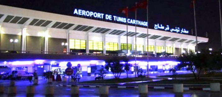 Transfert Aéroport pas cher en Tunisie : La Solution Pratique pour vos Déplacements Vous avez prévu de voyager en Tunisie et vous cherchez un moyen pratique et abordable pour vos transferts depuis l'aéroport ? Ne cherchez plus ! Nous avons la solution idéale pour vous : le transfert aéroport pas cher en Tunisie. Fini le stress des transports, laissez-nous vous guider vers une expérience de voyage sans soucis, dès votre arrivée jusqu'à votre destination finale. Un Accueil Chaleureux dès votre Arrivée Dès que vous débarquez à l'aéroport, notre équipe dévouée vous accueillera avec le sourire et l'hospitalité tunisienne légendaire. Nous serons là pour vous aider avec vos bagages et vous conduire confortablement vers votre lieu de séjour. Notre service de transfert aéroport est disponible dans toutes les grandes villes de Tunisie, assurant une prise en charge rapide et efficace. Des Transferts Adaptés à Vos Besoins Que vous voyagiez en solo, en couple, en famille ou en groupe, notre service de transfert aéroport s'adapte à vos besoins spécifiques. Nous proposons une flotte de véhicules modernes et confortables, incluant des voitures, des minivans et des autocars pour accueillir tous les types de voyageurs. Vous pouvez réserver votre transfert à l'avance pour plus de tranquillité d'esprit. Des Chauffeurs Professionnels et Expérimentés Votre sécurité est notre priorité absolue. Tous nos chauffeurs sont des professionnels expérimentés, connaissant parfaitement les routes tunisiennes. Ils vous conduiront en toute sécurité vers votre destination, vous offrant une conduite agréable et sans encombre. Vous pourrez également compter sur leur courtoisie et leur disponibilité pour répondre à vos questions et vous fournir des informations utiles sur la Tunisie. Un Service Disponible 24h/24 et 7j/7 Peu importe l'heure de votre arrivée ou de votre départ, notre service de transfert aéroport est disponible en continu. Nous comprenons que les horaires de vol peuvent être variables, c'est pourquoi nous nous adaptons à votre emploi du temps pour vous offrir une flexibilité optimale. Vous pouvez compter sur notre ponctualité et notre fiabilité pour que votre voyage se déroule en toute sérénité. Des Tarifs Abordables et Transparents Nous croyons que la qualité ne doit pas nécessairement être coûteuse. C'est pourquoi nous vous proposons des tarifs compétitifs pour nos services de transfert aéroport en Tunisie. Pas de mauvaise surprise, nos tarifs sont transparents et sans frais cachés. Vous saurez exactement combien vous paierez dès la réservation, pour un voyage en toute tranquillité financière. Comment Réserver Votre Transfert Aéroport pas cher La réservation de votre transfert aéroport en Tunisie est simple et rapide. Il vous suffit de visiter notre site web convivial et de sélectionner les détails de votre voyage, tels que la date d'arrivée, le nombre de passagers et la destination. Vous pourrez ensuite choisir le type de véhicule qui convient le mieux à votre groupe. Une fois votre réservation confirmée, vous recevrez une confirmation par e-mail avec tous les détails nécessaires. Conclusion En conclusion, le transfert aéroport pas cher en Tunisie est la solution idéale pour vous déplacer en toute sérénité lors de votre voyage dans ce magnifique pays. Avec notre service de qualité, vous profiterez d'un accueil chaleureux, d'un trajet confortable et d'une tranquillité d'esprit tout au long de votre déplacement. Réservez dès maintenant et laissez-nous prendre en charge vos transferts pour que vous puissiez vous concentrer sur la découverte des trésors de la Tunisie.