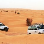 Excursion Sud Tunisie : Découvrez un Paradis Caché Si vous cherchez à échapper à la routine et à plonger dans l'aventure sans vous ruiner, préparez-vous à être époustouflé par une excursion dans le Sud de la Tunisie. Notre mission est de vous guider à travers les merveilles cachées de cette région extraordinaire, en vous montrant comment vivre une expérience exceptionnelle sans vider votre portefeuille. Plongez dans l'Émerveillement du Désert Le Sud tunisien renferme une perle rare : le majestueux désert du Sahara. Imaginez-vous déambulant au milieu des dunes dorées, le soleil couchant peignant le ciel de nuances chaudes et apaisantes. Abandonnez les préjugés, car cette expérience inoubliable est à votre portée, même si vos finances sont limitées. Tentez l'Expérience du Camping Authentique Pour vous immerger totalement dans l'esprit du désert, optez pour une nuit de camping authentique. Ne vous méprenez pas, cette option n'est pas synonyme de dépenses exorbitantes. Divers choix économiques vous permettent de passer la nuit sous le dôme étoilé. Les repas, préparés avec soin par les habitants, vous feront goûter aux délices de la région sans exploser votre budget. Une Histoire Profondément Enracinée dans les Médinas Au-delà des dunes, les médinas du Sud tunisien vous plongeront dans un voyage à travers l'histoire. Empruntez les ruelles sinueuses et laissez-vous charmer par les bâtiments historiques, les marchés bigarrés et l'ambiance envoûtante qui règne ici. Assurez-vous de garder votre appareil photo à portée de main pour immortaliser ces moments riches en histoire. Rafraîchissement dans les Oasis Paisibles Les oasis sont comme des trésors cachés, offrant des retraites rafraîchissantes et apaisantes au milieu de l'aridité du désert. Prenez le temps de vous relaxer à l'ombre des palmiers, en écoutant le doux murmure des eaux cristallines. Ces oasis sont des havres de paix où vous pourrez non seulement échapper à la chaleur écrasante, mais aussi vous connecter intimement avec la nature. Rencontrez des Âmes Chaleureuses L'une des véritables richesses du Sud tunisien réside dans le cœur accueillant de ses habitants. Partager un sourire, échanger des histoires et découvrir la culture à travers les yeux des locaux sont des expériences inestimables. Les rencontres authentiques ajoutent une dimension humaine à votre aventure. La Gastronomie Locale : Un Délice Abordable N'ayez pas peur de satisfaire vos papilles sans faire souffrir votre portefeuille. La cuisine du Sud de la Tunisie regorge de saveurs authentiques qui ne vous laisseront pas indifférent. Des plats comme le couscous, les tajines et les douceurs sucrées vous feront découvrir des saveurs nouvelles et exquises, sans vous obliger à casser votre tirelire. Astuces pour une Excursion Réussie Planification Anticipée : En réservant à l'avance, vous pouvez souvent bénéficier de tarifs avantageux. Optez pour les Transports Locaux : Les options de transport locales sont économiques et ajoutent une touche d'authenticité à votre expérience. Ouvrez-vous aux Rencontres : Les échanges avec les locaux vous réserveront des moments uniques et économiques.