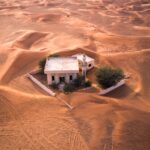 Explorer les Richesses Cachées du Sud du Sahara en Tunisie Si vous cherchez une aventure unique et immersive, l'excursion dans le Sud du Sahara en Tunisie offre une expérience inoubliable. Niché au cœur de l'Afrique du Nord, ce voyage vous plonge dans un monde où le sable rencontre le ciel, où les dunes érodées racontent des histoires anciennes et où la culture nomade trouve son écho. Les Mystères du Désert : Un Voyage Fascinant Le Sud du Sahara tunisien est une mosaïque de paysages spectaculaires, allant des dunes de sable doré aux oasis verdoyantes en passant par les canyons escarpés. Lors de cette excursion, vous serez captivé par la magie d'un coucher de soleil sur les dunes infinies, laissant dans son sillage des teintes flamboyantes embrasant l'horizon. Rencontre avec la Culture Nomade : Partage et Authenticité Au-delà des paysages à couper le souffle, cette escapade est une occasion unique de rencontrer des tribus nomades locales, telles que les Touaregs. Vous serez accueilli chaleureusement dans leurs tentes berbères où vous découvrirez leurs traditions séculaires, leur artisanat et leur hospitalité légendaire. Activités Enrichissantes et Aventure Inédite L'aventure dans le Sud du Sahara tunisien propose une gamme diversifiée d'activités. Des balades à dos de chameau à travers les dunes aux excursions guidées explorant les sites historiques, en passant par la dégustation de plats traditionnels préparés avec amour, chaque moment est une immersion totale dans la culture et la nature. Préparez Votre Aventure Avant de vous aventurer dans le Sud du Sahara, assurez-vous d'emporter des vêtements adaptés au climat désertique et des provisions suffisantes. Privilégiez les heures fraîches pour explorer le désert et n'oubliez pas d'apporter votre appareil photo pour capturer ces moments époustouflants. Conclusion : Vivez l'Expérience du Sud du Sahara en Tunisie En somme, l'excursion dans le Sud du Sahara en Tunisie promet une expérience qui transcende les attentes. Des paysages à couper le souffle aux rencontres humaines profondes, cette aventure offre un voyage au cœur de la nature et de la culture, laissant des souvenirs impérissables. N'hésitez pas à vous immerger dans cette expérience unique, où le désert dévoile ses secrets et où chaque pas vous rapproche d'une aventure authentique et inoubliable.