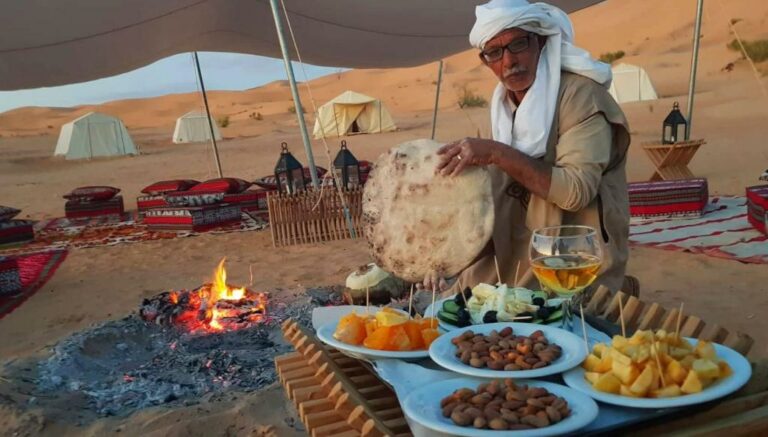 Exploration Authentique du Sud Tunisien Voyager dans le Sud tunisien est une aventure exceptionnelle qui vous plonge dans des paysages d'une beauté saisissante. Cette région éblouissante est réputée pour ses excursions et circuits désertiques offrant une immersion totale dans le Sahara et les traditions locales. Excursions Désertiques uniques Les excursions dans le désert tunisien sont une invitation à explorer l'extraordinaire. Ces circuits bien planifiés vous entraînent à travers des oasis cachées, des villages berbères pittoresques et des panoramas désertiques à couper le souffle. Laissez-vous envoûter par le scintillement des dunes sous le soleil radieux. Richesse Culturelle du Sud Tunisien Le Sud tunisien regorge de trésors culturels. Les rencontres avec les habitants chaleureux, les visites des marchés locaux animés et les traditions ancestrales offrent des expériences enrichissantes. Plongez dans la culture berbère et découvrez des aspects uniques de la vie traditionnelle. Circuit Désertique : Plongée dans l'Authenticité Un circuit désertique dans le Sahara tunisien vous offre une immersion inégalée dans la vie nomade. Explorez les coutumes, les saveurs culinaires locales et l'hospitalité exceptionnelle des habitants. La nuit, sous un ciel étoilé éblouissant, les camps berbères traditionnels vous accueillent pour des moments magiques de partage et de contemplation. Pourquoi Choisir Notre Excursion & Circuit Désert en Tunisie ? Nous vous offrons une expérience authentique et immersive, guidée par des experts locaux passionnés. Notre objectif est de vous garantir un voyage mémorable, où chaque moment est une découverte nouvelle et captivante. Que vous souhaitiez explorer les majestueuses dunes du Sahara, découvrir la vie nomade ou vous imprégner de la culture berbère, notre circuit désert en Tunisie est une fenêtre ouverte sur l'aventure, la culture et la beauté brute du désert. Laissez-vous séduire par cette expérience unique au cœur du Sud Tunisien, où le désert dévoile ses mystères et où chaque grain de sable raconte une histoire.