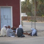 Le Festival de Douz, également appelé Festival International du Sahara, est un événement unique qui célèbre les traditions ancestrales du désert tunisien. Si vous rêvez de découvrir la culture bédouine, assister à des courses de dromadaires ou simplement vous immerger dans les paysages époustouflants du Sahara, c’est le rendez-vous incontournable. Mais comment s’y rendre et organiser votre voyage pour profiter au maximum de cette aventure saharienne ? Avec www.sudtunisie.com, tout devient plus simple et accessible. Suivez notre guide complet pour préparer votre escapade dans le sud tunisien. 1. Pourquoi choisir le Festival de Douz pour découvrir le Sud Tunisien ? Le Festival de Douz est bien plus qu’un simple événement culturel. C’est une immersion totale dans la vie des nomades, offrant un aperçu authentique des coutumes du désert. Pendant le festival, qui se déroule généralement fin décembre, la petite ville de Douz se transforme en un théâtre à ciel ouvert. Vous y trouverez : Des courses de dromadaires : Un spectacle fascinant où les cavaliers s’affrontent dans une compétition captivante. Des défilés en costumes traditionnels : Les habitants de la région se parent de leurs plus beaux vêtements pour montrer la richesse de leur patrimoine. Des danses et chants folkloriques : Les chants bédouins résonnent dans l’air du désert, accompagnés par les danses traditionnelles autour de feux de camp. Des marchés d’artisanat local : Profitez-en pour découvrir et acheter des tapis, poteries, et autres objets faits main. Ce festival est une opportunité parfaite pour comprendre et apprécier la richesse culturelle de la région. Mais pour vivre pleinement cette expérience, il est essentiel de bien organiser votre voyage, et c’est là que www.sudtunisie.com intervient. 2. Organiser votre voyage au Festival de Douz avec www.sudtunisie.com Réservation d'excursions et circuits adaptés La meilleure manière de découvrir le Sud Tunisien est de confier votre voyage à une agence spécialisée qui connaît parfaitement la région. Sur Sud Tunisie, vous trouverez une variété de circuits et excursions sur mesure qui vous permettront de visiter Douz et ses environs dans les meilleures conditions possibles. Vous pouvez choisir parmi plusieurs options : Circuits découverte : Parfaits pour une première immersion dans le désert, ces circuits incluent des visites de villages berbères, des balades à dos de dromadaire, et des nuits en campement. Expéditions dans le Sahara : Pour les aventuriers, ces expéditions plus longues vous emmènent au cœur du Sahara avec des guides expérimentés. Vous traverserez les dunes et passerez des soirées autour du feu à écouter les histoires des anciens. Excursions d’une journée : Si vous êtes limité par le temps, optez pour une excursion d’une journée depuis Douz ou Tozeur pour découvrir les sites emblématiques de la région. L’avantage de réserver avec www.sudtunisie.com est de pouvoir bénéficier de guides locaux certifiés, d’un transport confortable, et d’une logistique impeccable, afin de vivre une expérience inoubliable. 3. Comment se rendre à Douz ? Options de transport En avion Le moyen le plus pratique pour se rendre à Douz est de prendre un vol vers l’aéroport de Tozeur-Nefta, situé à environ 120 km de Douz. Cet aéroport dessert plusieurs grandes villes tunisiennes ainsi que des destinations internationales. Une fois arrivé, vous pouvez louer une voiture ou organiser un transfert avec www.sudtunisie.com pour rejoindre Douz en un peu plus d’une heure. En voiture Pour ceux qui aiment les road-trips, le trajet en voiture offre une superbe occasion d’admirer le paysage changeant de la Tunisie. Depuis Tunis, il faut compter environ 7 à 8 heures de route. Prenez l’autoroute A1 en direction de Sfax, puis continuez vers Gafsa et Kebili. De là, Douz n’est qu’à une trentaine de kilomètres. Le voyage peut être long, mais les panoramas époustouflants en valent largement la peine. En bus ou louage Si vous préférez utiliser les transports en commun, plusieurs bus et taxis collectifs (appelés louages) desservent Douz depuis les principales villes du pays. Le voyage est plus long et moins confortable qu’en voiture privée, mais c’est une option économique pour les voyageurs au budget limité. 4. Que faire et voir autour de Douz après le Festival ? Douz est souvent appelée la "Porte du Sahara", et ce n’est pas sans raison. La ville est entourée de sites naturels incroyables qui méritent d’être explorés : Les dunes de l’Erg Oriental : Partez pour une excursion dans les grandes dunes de sable. C’est l’endroit parfait pour essayer le sandboarding ou faire une promenade à dos de dromadaire. Le Chott el-Jérid : Ce vaste lac salé situé à quelques kilomètres de Douz est un lieu spectaculaire, surtout au lever et au coucher du soleil. Ses couleurs changeantes en font un endroit idéal pour la photographie. Les oasis de Kebili et Tozeur : Rafraîchissez-vous dans ces havres de verdure en plein désert, où palmiers et sources d’eau douce créent un contraste saisissant avec l’aridité environnante. 5. Réservez votre circuit dès maintenant ! Si vous êtes prêt à partir à l’aventure et à découvrir le sud tunisien dans toute sa splendeur, rendez-vous sur Sud Tunisie pour réserver votre circuit ou excursion. Que vous soyez seul, en couple, ou en famille, il y a une option pour chaque type de voyageur. Faites confiance à l’expertise de guides locaux pour vous emmener dans les coins les plus secrets du désert et profitez pleinement de votre expérience au Festival de Douz. Ne manquez pas cette opportunité de vivre un moment exceptionnel et de repartir avec des souvenirs inoubliables !