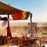 Le sud de la Tunisie est une destination qui fait rêver. Entre ses paysages à couper le souffle, ses traditions ancestrales et l’accueil chaleureux de ses habitants, cette région est parfaite pour une escapade dépaysante. Que vous soyez un aventurier dans l’âme ou un amateur de découvertes culturelles, partir en excursion dans le Sud tunisien avec sudtunisie.com promet une expérience inoubliable. Pourquoi choisir le Sud tunisien pour votre prochaine aventure ? Le Sud tunisien offre une variété de paysages qui captivent l’imaginaire. Des vastes dunes dorées du Sahara aux oasis verdoyantes, chaque étape d’un circuit dans cette région est une immersion dans une beauté naturelle exceptionnelle. Mais ce n’est pas tout : le Sud de la Tunisie est aussi un creuset de culture et d’histoire. Les vestiges romains, les ksour de Tataouine et les traditions berbères offrent un aperçu fascinant de la richesse patrimoniale de cette région. Si vous êtes en quête d’authenticité, vous serez séduit par les expériences uniques que propose sudtunisie.com, comme dormir sous les étoiles dans le désert, explorer les villages troglodytiques ou encore découvrir des marchés locaux colorés. Les incontournables d’un circuit dans le Sud tunisien 1. Djerba : l’île des rêves Djerba, surnommée "l’île des lotophages", est un excellent point de départ pour explorer le Sud tunisien. Avec ses plages paradisiaques, ses maisons blanches typiques et sa médina animée, Djerba offre un mélange parfait de détente et de culture. Ne manquez pas la visite de Houmt Souk pour découvrir ses boutiques d’artisanat et savourer un thé à la menthe dans un café traditionnel. Si vous êtes amateur d’histoire, le site de la Ghriba, une synagogue millénaire, est une étape essentielle. 2. Tataouine et ses ksour légendaires Tataouine est célèbre pour ses ksour, des greniers fortifiés utilisés autrefois pour stocker les denrées alimentaires. Ces structures impressionnantes, comme Ksar Ouled Soltane ou Ksar Hadada, plongent les visiteurs dans un décor digne d’un film de science-fiction (certains ont d’ailleurs servi de décor à Star Wars !). Cette région est également idéale pour des randonnées dans un cadre sauvage, où l’on peut admirer des paysages rocheux et des vallées désertiques. 3. Douz : la porte du désert Douz, surnommée "la porte du Sahara", est un passage obligé pour toute excursion dans le Sud tunisien. Cette petite ville, entourée de dunes, est le point de départ de nombreuses activités dans le désert. Parmi les expériences à ne pas manquer : Une balade à dos de dromadaire au coucher du soleil. Une nuit dans un campement traditionnel sous une tente berbère. Une exploration en quad pour une montée d’adrénaline garantie. 4. Matmata et ses habitations troglodytiques Matmata est mondialement connue pour ses maisons troglodytiques, des habitations creusées dans la roche pour se protéger de la chaleur étouffante. Une visite de ce village permet de plonger dans le quotidien des habitants et de découvrir un mode de vie unique. Pour les amateurs de cinéma, une visite de l’hôtel Sidi Driss, lieu de tournage de Star Wars, est incontournable. 5. Les oasis de montagne : Chebika et Tamerza Les oasis de montagne, comme Chebika et Tamerza, offrent un contraste saisissant avec les étendues désertiques environnantes. Ces lieux, où l’eau jaillit au cœur des montagnes, sont des havres de paix propices à la contemplation. À Chebika, vous serez charmé par les cascades et les palmiers verdoyants, tandis que Tamerza séduit avec ses ruines d’un village abandonné offrant une vue panoramique époustouflante. 6. Tozeur : une immersion dans l’oasis des palmiers-dattiers Tozeur est une ville incontournable pour découvrir la culture et l’artisanat du Sud tunisien. Connue pour ses vastes palmeraies et ses dattes de qualité supérieure, la ville regorge également de musées, comme Dar Chraiet, qui présente des collections uniques sur l’histoire de la région. Une excursion en calèche dans les palmeraies ou une visite des décors de cinéma à Ong Jmel rendra votre passage à Tozeur encore plus mémorable. Les activités à ne pas manquer lors de votre circuit Un voyage dans le Sud tunisien ne se limite pas à l’exploration de ses sites emblématiques. Voici quelques activités qui rendront votre séjour encore plus enrichissant : Goûter à la gastronomie locale : Régalez-vous avec un couscous d’agneau, des bricks croustillantes ou encore des douceurs comme les makrouds au miel. Assister à un festival traditionnel : Le Festival International du Sahara à Douz est une occasion unique de découvrir la culture saharienne à travers des danses, des chants et des compétitions de dromadaires. Explorer le Chott el-Jérid : Ce lac salé, avec ses reflets scintillants, est un paysage féerique où le ciel et la terre semblent se confondre. Pourquoi choisir sudtunisie.com pour votre circuit dans le Sud tunisien ? Avec des années d’expérience dans l’organisation d’excursions et de circuits, sudtunisie.com est votre partenaire idéal pour une aventure inoubliable. Leur expertise garantit une immersion authentique dans la culture et les paysages du Sud tunisien. De plus, leur site sudtunisie.com propose des itinéraires personnalisés adaptés à tous les goûts et budgets. Que vous souhaitiez partir en famille, entre amis ou en couple, vous trouverez des formules variées, allant des circuits en 4x4 aux séjours tout compris. Pour toute demande de devis ou d’information, visitez leur page dédiée : https://sudtunisie.com/devis-voyage-desert-sud-tunisie-vacances-pas-cher-tunisie-sahara-tunisie. Préparez votre voyage dès aujourd’hui Un voyage dans le Sud tunisien est bien plus qu’une simple escapade : c’est une véritable immersion dans un monde fascinant, où chaque instant est une découverte. Avec sudtunisie.com, vous avez l’assurance de vivre une expérience unique et mémorable. Alors, qu’attendez-vous pour réserver votre prochaine aventure ?