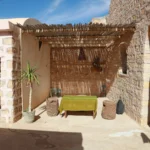 Si vous êtes à la recherche d'une aventure unique à travers le désert tunisien, une excursion dans le Sahara Sud est une expérience incontournable. À travers sudtunisie.com, nous vous proposons un circuit fascinant, riche en paysages majestueux, en histoire ancienne et en découvertes culturelles exceptionnelles. Que vous soyez passionné par les paysages désertiques ou curieux de découvrir les secrets du Sahara, ce circuit est fait pour vous. Nous vous invitons à explorer les merveilles naturelles et humaines de cette région du monde, un endroit où la nature se dévoile dans toute sa splendeur. Une immersion totale dans le désert tunisien Le Sahara tunisien est un lieu mythique qui fascine par sa beauté sauvage et ses paysages à couper le souffle. Avec sudtunisie.com, vous allez partir à la découverte de cette étendue infinie de dunes, de montagnes et de sites historiques, tout en étant accompagné par des guides locaux passionnés qui vous feront découvrir les secrets de cette région. Les excursions sont spécialement conçues pour que chaque participant puisse profiter d'un voyage personnalisé, au cœur même du désert. Découverte des oasis et des sites historiques Le circuit dans le Sud tunisien commence par la visite de Tozeur, célèbre pour son oasis luxuriante qui contraste avec l’aridité du désert environnant. Cette ville est également le point de départ pour explorer les oasis de montagne telles que Chebika et Tamerza, des sites où la nature et l’histoire se rencontrent. Ces lieux sont parsemés de vestiges antiques et de jardins suspendus qui témoignent de la richesse de la région. C’est l’occasion idéale de se détendre en admirant des vues imprenables tout en profitant d’un peu de fraîcheur. Un autre lieu incontournable de l’excursion est Douz, surnommée la porte du désert. Connue pour son festival international du désert, cette ville est un lieu de rassemblement pour les nomades et les amoureux du désert. Vous y découvrirez la culture bédouine, les traditions locales et aurez l’opportunité de vivre une expérience inoubliable à dos de chameau ou en véhicule 4x4 pour une aventure palpitante dans les dunes. Nuit dans le désert : une expérience inoubliable L’un des moments forts de l’excursion est sans doute la nuit passée sous les étoiles dans le désert. Imaginez-vous, loin de la civilisation, entouré par le silence du Sahara, seulement accompagné par la douce brise du soir et les étoiles scintillantes au-dessus de vous. C’est une expérience unique, presque mystique, où vous pourrez vous imprégner de l’immensité du désert tout en partageant un repas traditionnel autour du feu. La nuit dans un campement bédouin est l’occasion rêvée de se reconnecter avec la nature et de vivre l’expérience d’un désert authentique. Une immersion dans la culture locale Au-delà de la beauté naturelle du désert, cette excursion permet également une immersion dans la culture et les traditions locales. En explorant les villages bédouins et les marchés de la région, vous pourrez en apprendre davantage sur l’histoire et les coutumes des habitants du Sahara. Sudtunisie.com veille à offrir à ses clients une expérience culturelle enrichissante en incluant des visites de sites historiques, de kasbahs et de médinas anciennes, où vous pourrez rencontrer des artisans locaux et découvrir leur savoir-faire traditionnel. Une aventure accessible à tous Que vous soyez un amateur de sensations fortes ou simplement en quête d'une escapade paisible, le circuit dans le Sud tunisien s’adapte à tous les types de voyageurs. Les excursions sont conçues pour être accessibles, tant aux aventuriers qu’aux familles, grâce à des itinéraires variés qui tiennent compte de vos attentes. Sudtunisie.com vous propose des circuits en 4x4, à dos de chameau, ou même en vélo pour une immersion totale dans les paysages désertiques. Une expérience adaptée à vos envies Avec sudtunisie.com, il est possible de personnaliser votre séjour en fonction de vos souhaits. Si vous êtes passionné par la photographie, par exemple, vous pourrez profiter de moments privilégiés pour capturer les paysages époustouflants du Sahara, que ce soit lors du coucher ou du lever du soleil. Si vous êtes un amateur d’histoire, des visites guidées des sites archéologiques seront organisées pour vous faire découvrir l’histoire millénaire de cette région. Les activités proposées sont variées et adaptées à tous les goûts. Vous pouvez choisir entre une promenade tranquille dans les oasis de montagne, une aventure en quad à travers les dunes, ou même une visite de sites célèbres comme les vestiges de l’antique cité de Chenini, classée au patrimoine mondial de l'UNESCO. L’objectif est de vous offrir une expérience sur mesure, pour que vous puissiez pleinement profiter de votre séjour dans le Sahara. Les avantages d’un voyage avec sudtunisie.com Lorsque vous choisissez de voyager avec sudtunisie.com, vous optez pour une expérience de qualité, encadrée par des professionnels du tourisme et des guides locaux expérimentés. Tous nos circuits sont organisés de manière à vous faire découvrir les trésors cachés du Sahara Sud tout en vous garantissant un confort optimal. Vous serez logés dans des hébergements de qualité, que ce soit dans des hôtels traditionnels ou dans des camps bédouins, tout en profitant des meilleurs services pour rendre votre séjour agréable et mémorable. En outre, sudtunisie.com met un point d’honneur à offrir des prix compétitifs pour ses excursions, tout en assurant un service irréprochable. Nous sommes convaincus que chaque voyageur mérite une expérience inoubliable, et c’est pourquoi nous travaillons constamment à améliorer nos circuits pour vous offrir des moments exceptionnels à des tarifs abordables. Réservez votre circuit dans le Sahara Sud tunisien dès maintenant Si vous êtes prêt à vivre cette aventure unique, sudtunisie.com vous propose un large choix de circuits et d’excursions dans le Sud tunisien. N’attendez plus pour découvrir cette région fascinante et pleine de surprises. Pour plus de détails sur les circuits proposés, vous pouvez consulter notre site sudtunisie.com/voyage/circuits-desert. Obtenez un devis personnalisé Besoin d’un devis personnalisé pour votre voyage dans le désert ? Il vous suffit de remplir notre formulaire de contact en ligne sur ce lien et notre équipe se fera un plaisir de vous fournir toutes les informations nécessaires. Avis des voyageurs sur notre circuit Ne vous contentez pas de nous croire sur parole, découvrez les avis de ceux qui ont déjà vécu cette expérience unique sur notre page Tripadvisor : Sud Tunisie - Tozeur. Les voyageurs partagent leurs impressions, leurs découvertes et leurs moments mémorables passés dans le Sahara tunisien avec sudtunisie.com.