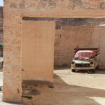 Bienvenue dans le Sud tunisien, là où le désert se mêle aux montagnes, où les villages berbères racontent des histoires millénaires, et où chaque excursion devient une aventure inoubliable. Chez Sud Tunisie, nous vous proposons des circuits authentiques et des excursions sur-mesure au cœur du Sahara, loin du tourisme de masse, pour vivre des émotions brutes et des souvenirs impérissables. Laissez-nous vous guider à travers les meilleures expériences de voyage dans le Sud tunisien, avec départs possibles depuis Tunis, Hammamet, Sousse, Monastir, Sfax, Djerba, Gabès, Bizerte, Kélibia ou Korba. 🌵 Le charme brut du Sahara : circuits immersifs et expériences authentiques Le désert tunisien n’est pas qu’un océan de sable. C’est un univers riche et vivant, avec des palmeraies verdoyantes, des ksour perchés, des villages troglodytes, des montagnes ocre et des dunes à perte de vue. Notre circuit dans le désert vous plonge dans cette diversité unique, avec des étapes soigneusement sélectionnées pour vous faire vivre le vrai Sahara. Parmi les lieux incontournables de nos circuits : Douz, porte du désert et point de départ des randonnées chamelières ; Matmata, célèbre pour ses maisons creusées dans la roche ; Ksar Ghilane, oasis de rêve où les palmiers dansent avec les dunes ; Tozeur, ville aux mille portes, célèbre pour ses décorations en briques traditionnelles ; Tamerza, Chebika et Mides, les oasis de montagne aux cascades rafraîchissantes. Chaque étape est pensée pour offrir rencontres humaines, paysages à couper le souffle et immersion culturelle, en petit groupe ou en privatif. 🐪 Excursions et randonnées dans le Sud tunisien : à pied, en 4x4 ou à dos de dromadaire Envie d’une excursion dans le Sud de la Tunisie à la journée ou de quelques heures pour explorer un coin précis ? Ou plutôt d’une randonnée dans le désert ou les montagnes du Sahara ? Nous avons ce qu’il vous faut, quel que soit votre niveau d’aventure. Nos meilleures excursions en Tunisie : Excursion à Ong Jmel et Chott el Jerid, sur les traces de Star Wars ; Balade en dromadaire au coucher de soleil à Douz ; Découverte de Tamerza et des gorges de Mides en 4x4 ; Trek dans le Grand Erg Oriental, avec bivouac sous tente nomade. Pour les amateurs de nature et de randonnée, nos guides locaux vous emmènent en toute sécurité à travers des sentiers peu fréquentés, avec pauses thé sous les acacias et couchers de soleil flamboyants. 🚐 Services pratiques : navette, hébergement, devis gratuit On ne vient pas dans le Sud tunisien par hasard. On y vient pour vivre une expérience unique, mais cela commence par une organisation fluide et fiable. Chez Sud Tunisie, on vous facilite la vie : Navette aéroport Sud Tunisie : transferts depuis Djerba, Tozeur, Gabès, etc. ; Organisation complète de votre séjour : hébergement, repas typiques, activités ; Devis gratuit personnalisé , rapide et sans engagement. Notre équipe locale est à l’écoute avant, pendant et après votre séjour, pour un accompagnement chaleureux, 100 % tunisien. 📌 Pourquoi choisir Sud Tunisie ? Il existe de nombreuses agences, mais Sud Tunisie se distingue par son ancrage local, son respect des traditions et son authenticité. Nous ne proposons pas des produits standardisés : chaque voyage est pensé comme une aventure humaine, avec : Des guides passionnés, natifs du Sud ; Une logistique bien rodée : tentes confortables, repas maison, véhicules adaptés ; Une approche responsable : respect des habitants, valorisation des savoir-faire, tourisme durable. De nombreux voyageurs ont déjà fait confiance à notre équipe. Découvrez leurs témoignages ici : 👉 Avis clients sur TripAdvisor 📸 Inspirations et idées pour votre futur voyage Envie de vous projeter ? Jetez un œil à notre blog sur les excursions en Tunisie . Vous y trouverez : Des témoignages de voyageurs ; Des photos sublimes du désert ; Des conseils pratiques pour préparer votre sac, choisir la bonne saison, ou capturer les plus belles lumières du Sahara. Et si vous hésitez encore, explorez nos autres circuits et randonnées ici : 🔗 Circuit désert 🔗 Randonnée montagne et Sahara 🔗 Excursion Sud Tunisie 📞 Prêts pour l’aventure ? Contactez-nous ! Votre voyage dans le Sud tunisien commence ici. Que vous soyez un couple en quête de romance sous les étoiles, une famille à la recherche de moments magiques, ou un groupe d’amis prêts à vivre une épopée saharienne, nous avons ce qu’il vous faut. Départs disponibles depuis : Tunis, Hammamet, Sousse, Monastir, Sfax, Djerba, Gabès, Bizerte, Kélibia, Korba… et bien plus encore ! Demandez dès maintenant votre devis gratuit ou laissez-nous vous rappeler pour planifier ensemble l’aventure de votre vie. Vivez le Sud autrement. Vivez l’authenticité. Vivez Sud Tunisie. ➡️ Site officiel : www.sudtunisie.com ➡️ Contact direct : Devis & réservations ➡️ Lire les avis : Avis TripAdvisor